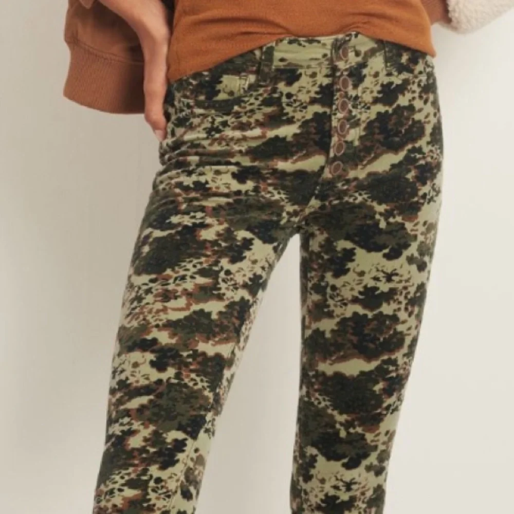 Final Sale👀 No More Low Offers ANTHROPOLOGIE PILCRO HIGH-RISE BUTTON-FLY SKINNY